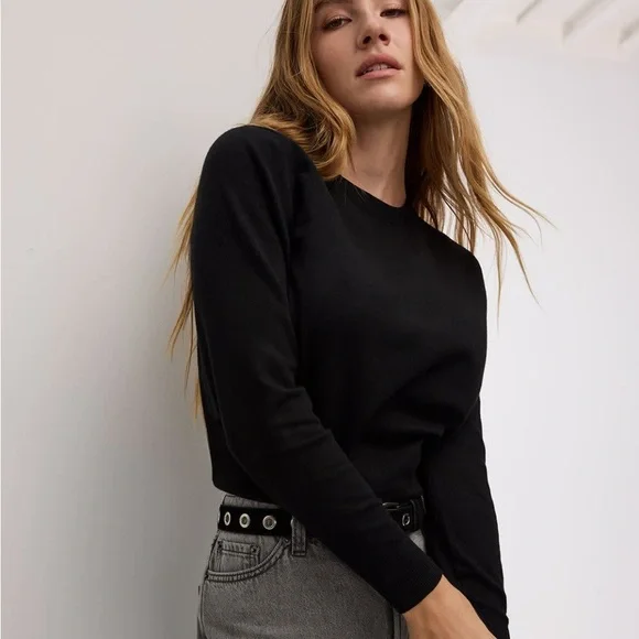 Long-Sleeve Pullover - R Essentials - Picture 6 of 7